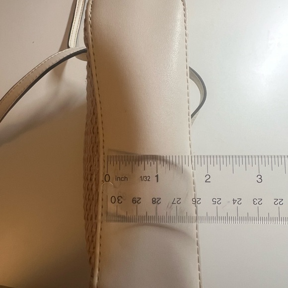 Liz Claiborne Crossbody Straw Floral Purse - Picture 7 of 7